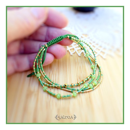 Bracelet 4 rangs lorenza perles plaquées or 24 carats rocailles vertes et dorées fermoir lien coulissant macramé (#bc397)