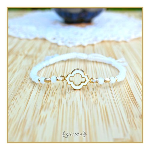 Bracelet perles blanc opale connecteur et perles doré à l'or fin fermoir lien coulissant macramé (#bc339)