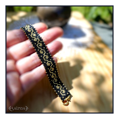Bracelet motif vagues tissage perles japonaises noires et dorées chainette et mousqueton acier inoxydable doré (#bc395)