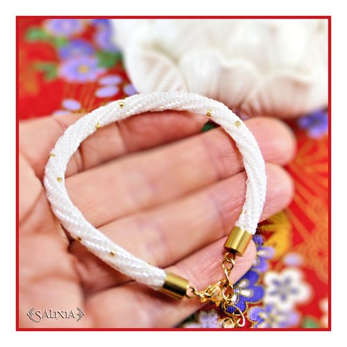 Bracelet torsadé tissé à l'aiguille avec des perles en verre japonaises blanc nacré et doré mousqueton acier inoxydable doré (#bc416)