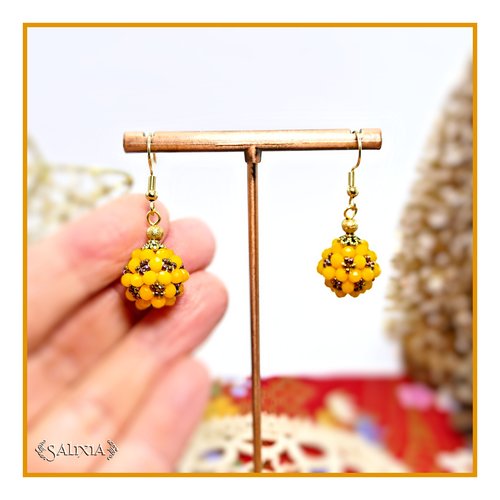 Boucles d'oreilles collection "berries" tissées perles jaune pollen perles japonaises irisées crochets acier inoxydable doré (#bo886)