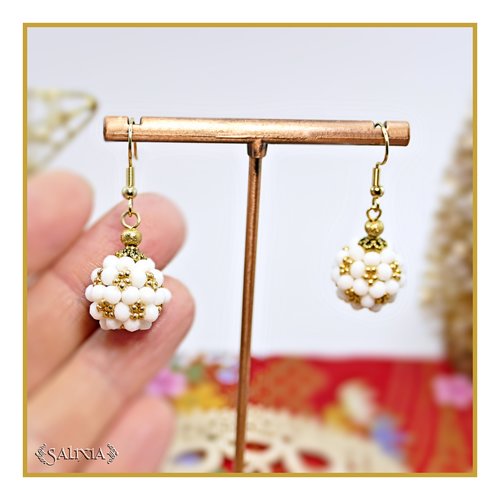 Boucles d'oreilles collection "berries" tissées perles blanches perles japonaises dorées crochets acier inoxydable doré (#bo884)