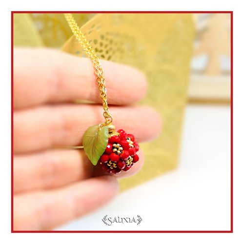 Collier collection "sweet berries" pendentif tissé perles rouges chaine et fermoir acier inoxydable doré à l'or fin 24 carats (#c324)
