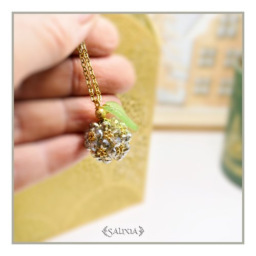 Collier collection "sweet berries" pendentif perles black diamond chaine et fermoir acier inoxydable doré à l'or fin 24 carats (#c337)