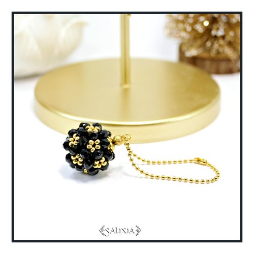 Bijou de sac ou porte clefs collection "little berries" tissé à l'aiguille noir chaine dorée or fin 18 carats (#bds24)
