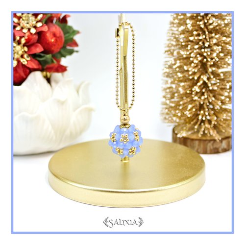 Bijou de sac ou porte clefs collection "little berries" tissé à l'aiguille bleu clair opale chaine dorée or fin 18 carats (#bds26)