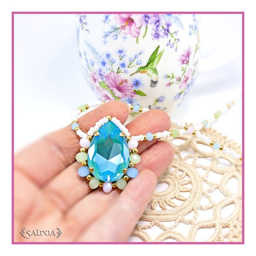 Pièce unique - collier pendentif cabochon en cristal bleu lagune perles japonaises fermoir acier inoxydable doré or fin 24 carats (#c354)