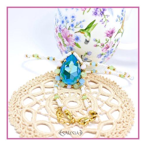 Pièce unique - collier pendentif cabochon en cristal bleu lagune perles japonaises fermoir acier inoxydable doré or fin 24 carats (#c354)