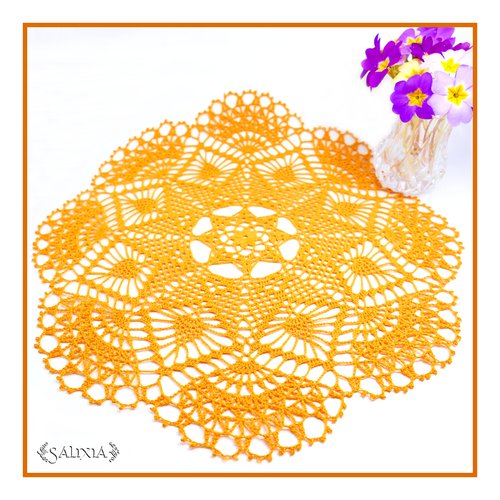 Napperon dentelle au crochet d'art coloris mandarine 30 cm