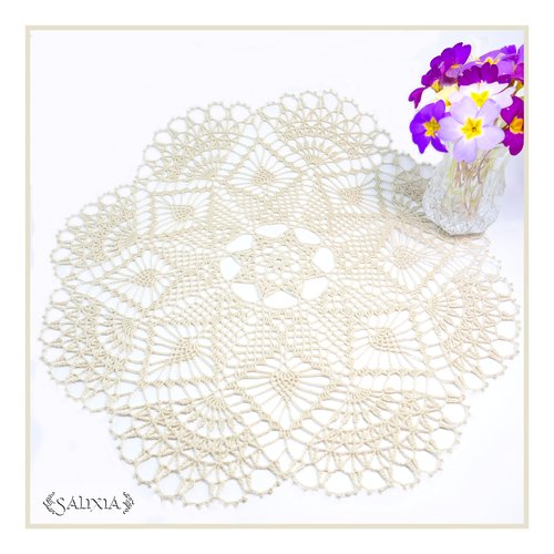 Napperon dentelle au crochet d'art coloris lin clair 30 cm
