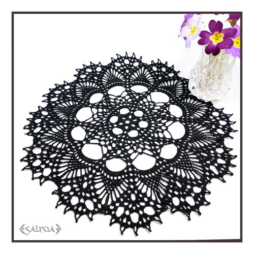 Napperon dentelle au crochet d'art noir 25 cm