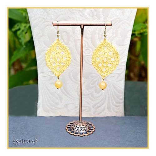 Boucles d'oreilles feuilles dentelle jaune pastel au crochet pierres fines de jade crochets acier inoxydable doré (#bo-c38)