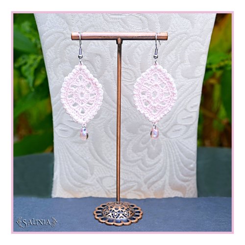 Boucles d'oreilles feuilles dentelle rose poudré au crochet perles de bohème crochets acier inoxydable (#bo-c43)