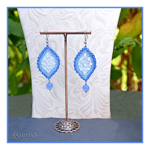 Boucles d'oreilles feuilles dentelle dégradé tons bleus au crochet perles sea glass crochets acier inoxydable (#bo-c55)