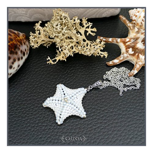 Collier pendentif étoile de mer blanc opale et nacré tissée à l'aiguille chaine acier inoxydable (#c371)