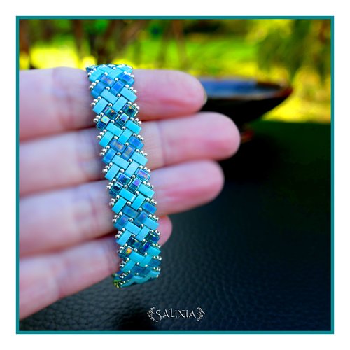 Bracelet tissé à l'aiguille perles tila 4 rangs en dégradé de bleu teal mousqueton acier inoxydable (#bc448)