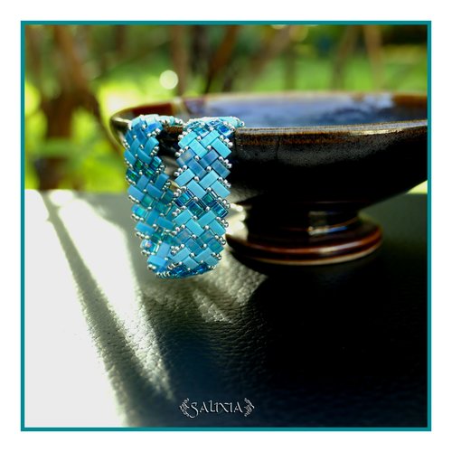 Bracelet tissé à l'aiguille perles tila 4 rangs en dégradé de bleu teal mousqueton acier inoxydable (#bc448)