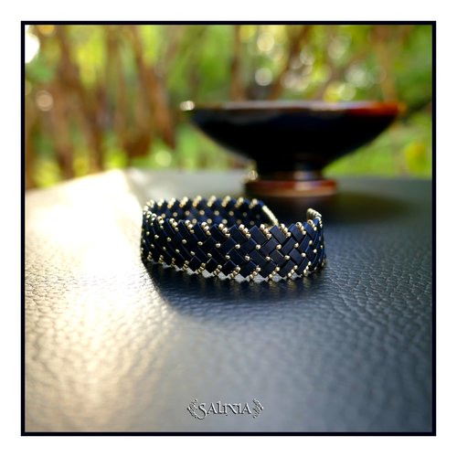 Bracelet tissé à l'aiguille perles tila 4 rangs noir mat mousqueton acier inoxydable doré or fin 24 carats (#bc454)