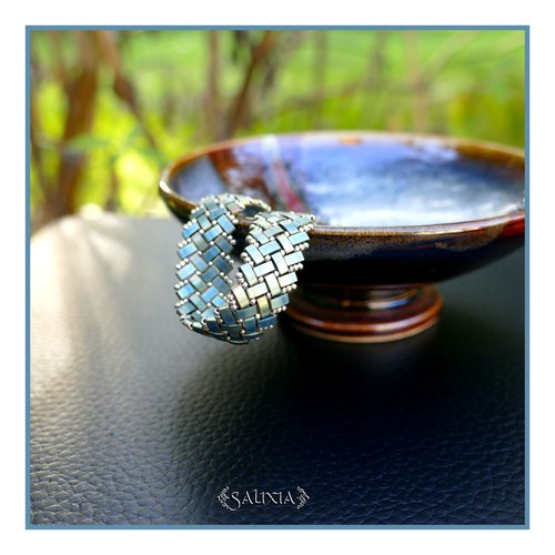 Bracelet tissé à l'aiguille perles tila 4 rangs vert mat effet métallisé mousqueton acier inoxydable doré or fin 24 carats (#bc456)
