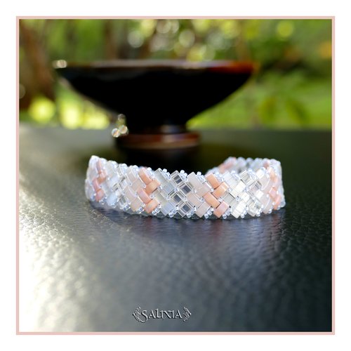 Bracelet tissé à l'aiguille perles tila 4 rangs en dégradé de tons roses et blancs mousqueton acier inoxydable (#bc452)