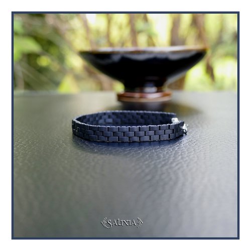 Bracelet tissé à l'aiguille perles tila noir mat mousqueton acier inoxydable (#bc460)