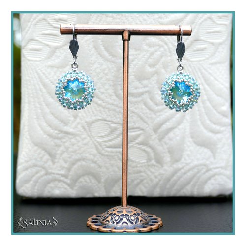 Boucles d'oreilles cabochons cristal bleu aux reflets verts crochets torsadé argent 925 (#bo941)