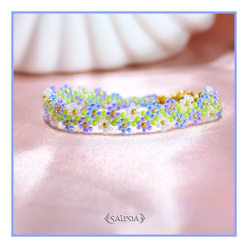 Bracelet frise petites fleurs tissé à l'aiguille en perles de verre japonaises mousqueton acier inoxydable doré (#bc489)