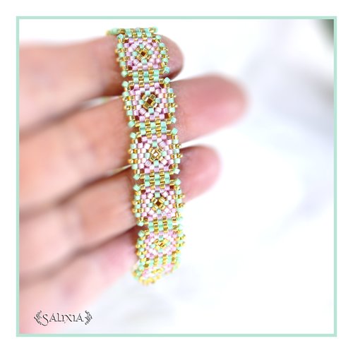 Bracelet granny square tissé à l'aiguille perles de verre japonaises fermoir acier inoxydable doré (#bc498)