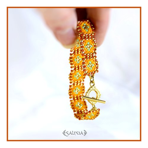 Bracelet granny square tissé à l'aiguille perles de verre japonaises fermoir toggle acier inoxydable doré (#bc505)