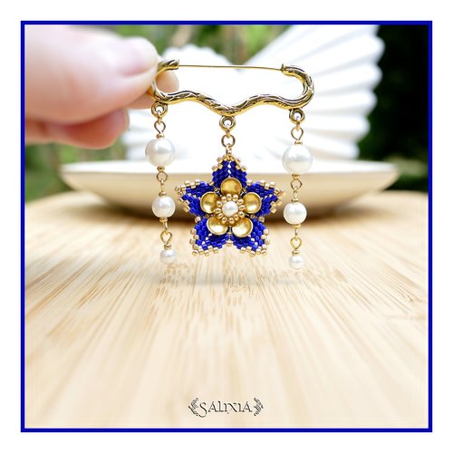 Broche fleur tissée perles japonaises bleu cobalt perles nacrées blanches (#br17)