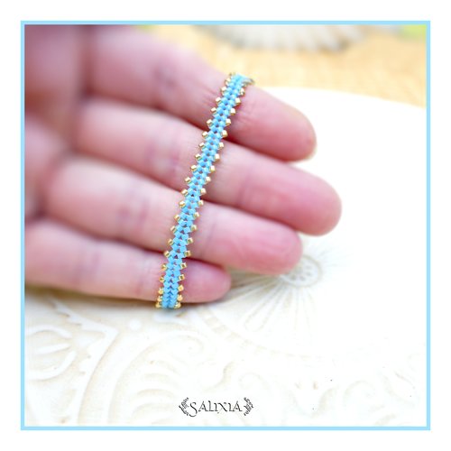 Bracelet fin tissé à l'aiguille perles de verre japonaises bleu turquoise fermoir acier inoxydable doré à l'or fin 18 carats (#bc520)
