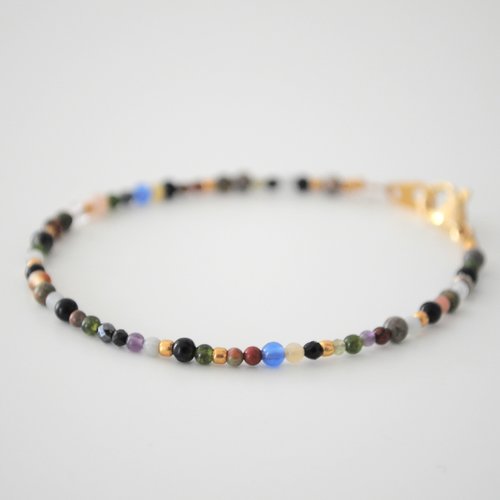Bracelet de perles en pierres fines multicolores
