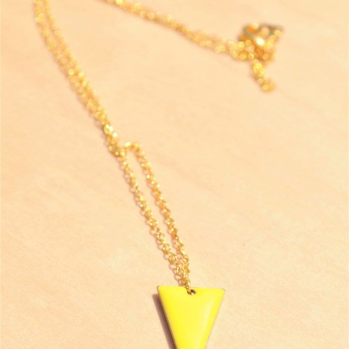 Collier chaîne doré triangle jaune