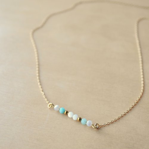 Collier chaine avec perles de nacre et amazonite