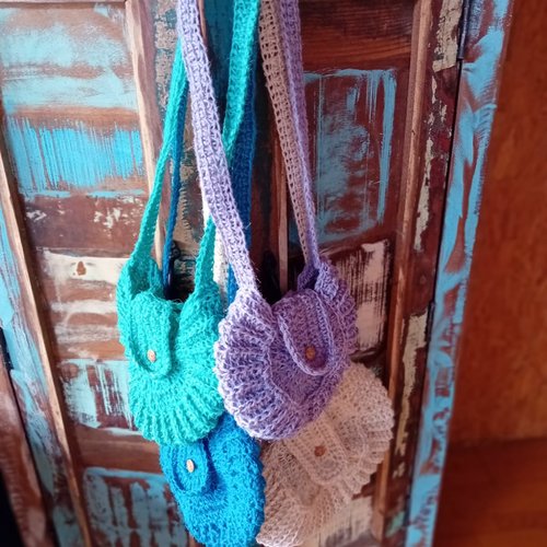 Petits sacs  en fil de jute