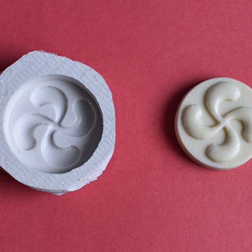 Moule en silicone croix basque lauburu