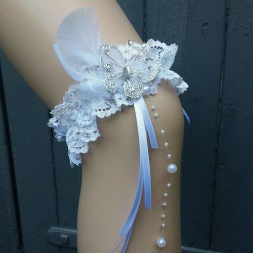 Jarretière mariée blanche thème papillon, strass, plume réalisée sur mesure 