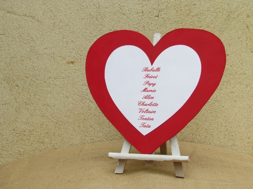 Centre De Table Rouge Et Blanc Forme Coeur Sur Chevalet Bois