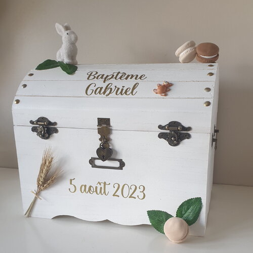 Urne baptême personnalisée, tirelire naissance, décor lapin, macaron et papillon , avec cadenas, saperlipopette création