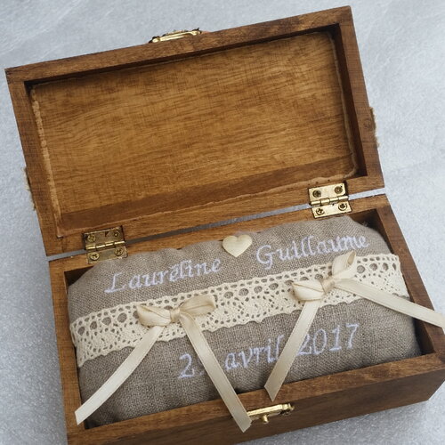 Coffret bois pour alliances, avec coussin en lin et dentelle, mariage thème bohème, saperlipopette création