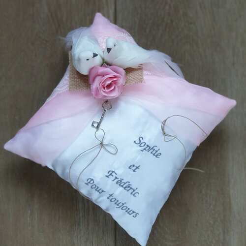 Coussin alliances personnalisé, mariage champêtre rose, saperlipopette création