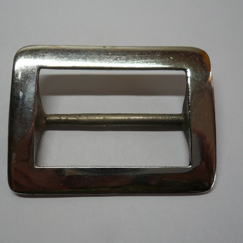 Boucle de ceinture , métal argenté lourd , 7 cm haut , b2