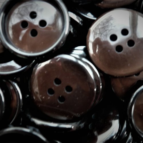 Boutons marron café , reflets nacrés  , neufs , 1.9 cm