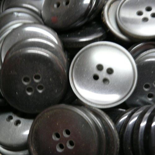Boutons gris pierre , 2 cm , neufs , b103