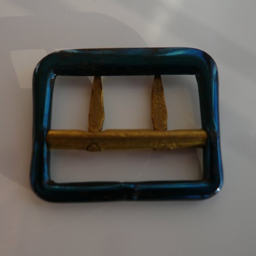 Boucle de gilet , métal beige doré et bleu pétrole , haut : 2.3 cm , b21