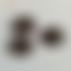 Boutons marron bois racine , neufs , 1.7 cm , b161