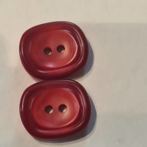 Boutons rectangulaires ,  rouge cerise ,  1.8 cm / 1.4 cm, b249