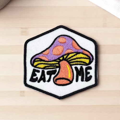 Patch brodé psychédélique "eat me" - champignon rétro groovy pour customisation vintage