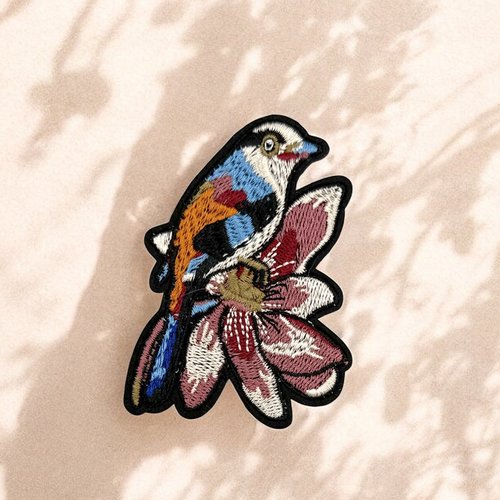 Patch brodé oiseau exotique - ecusson thermocollant
