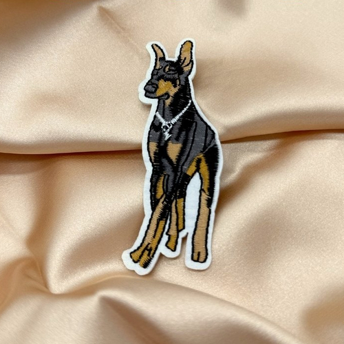 Patch brodé chien doberman – écusson thermocollant